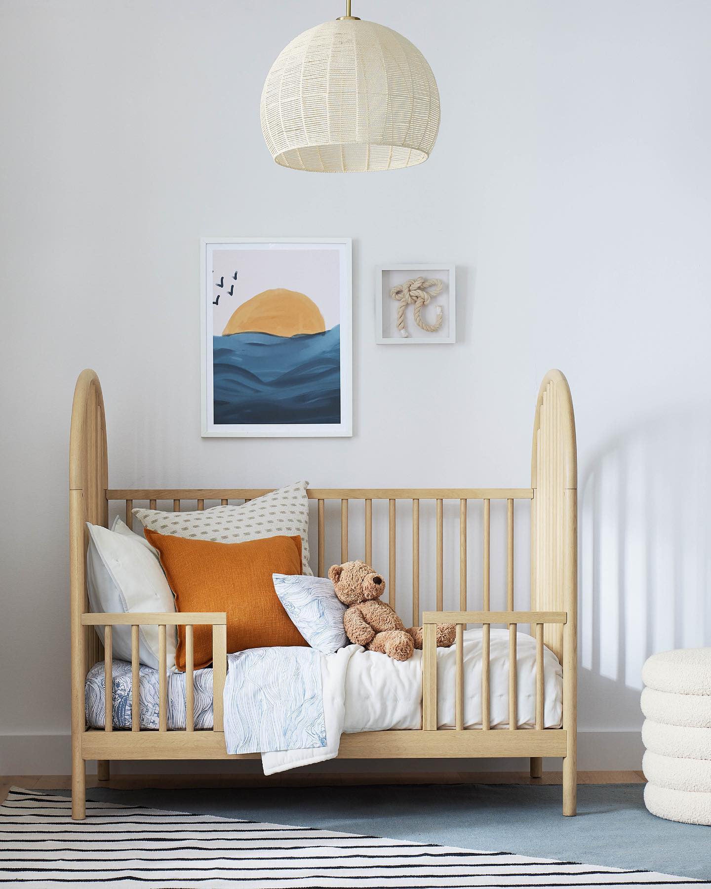 Barrière de lit pour tout-petit Baby Canyon en bois naturel à fuseaux