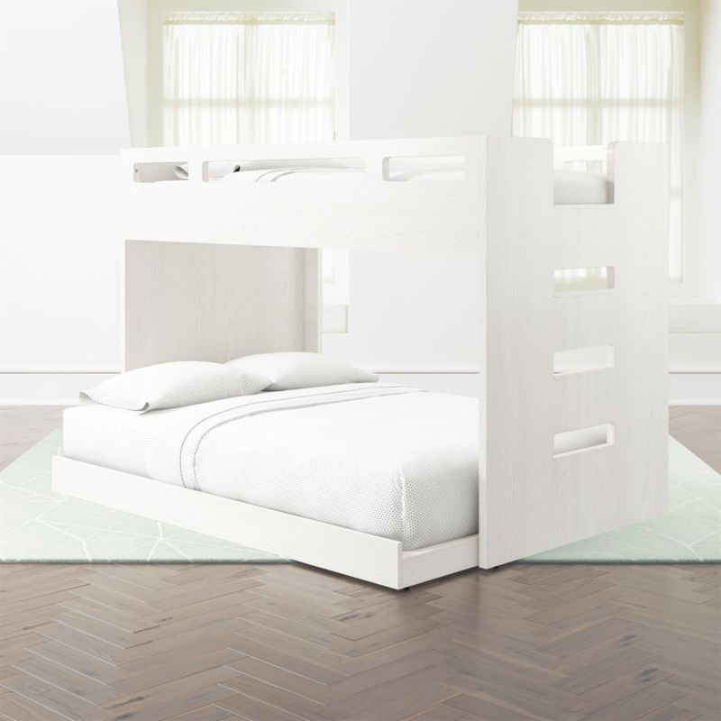 Lit en bois pour enfants avec échelle à gauche