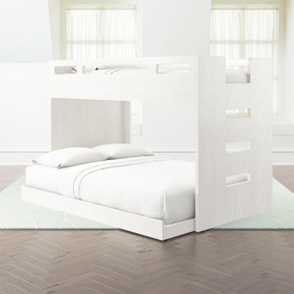 Lit en bois pour enfants avec échelle à gauche