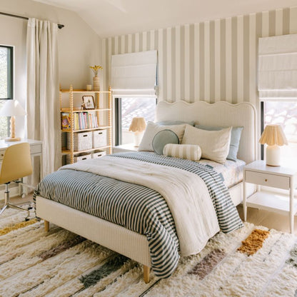 Lit rembourré à rayures Waveland pour enfants