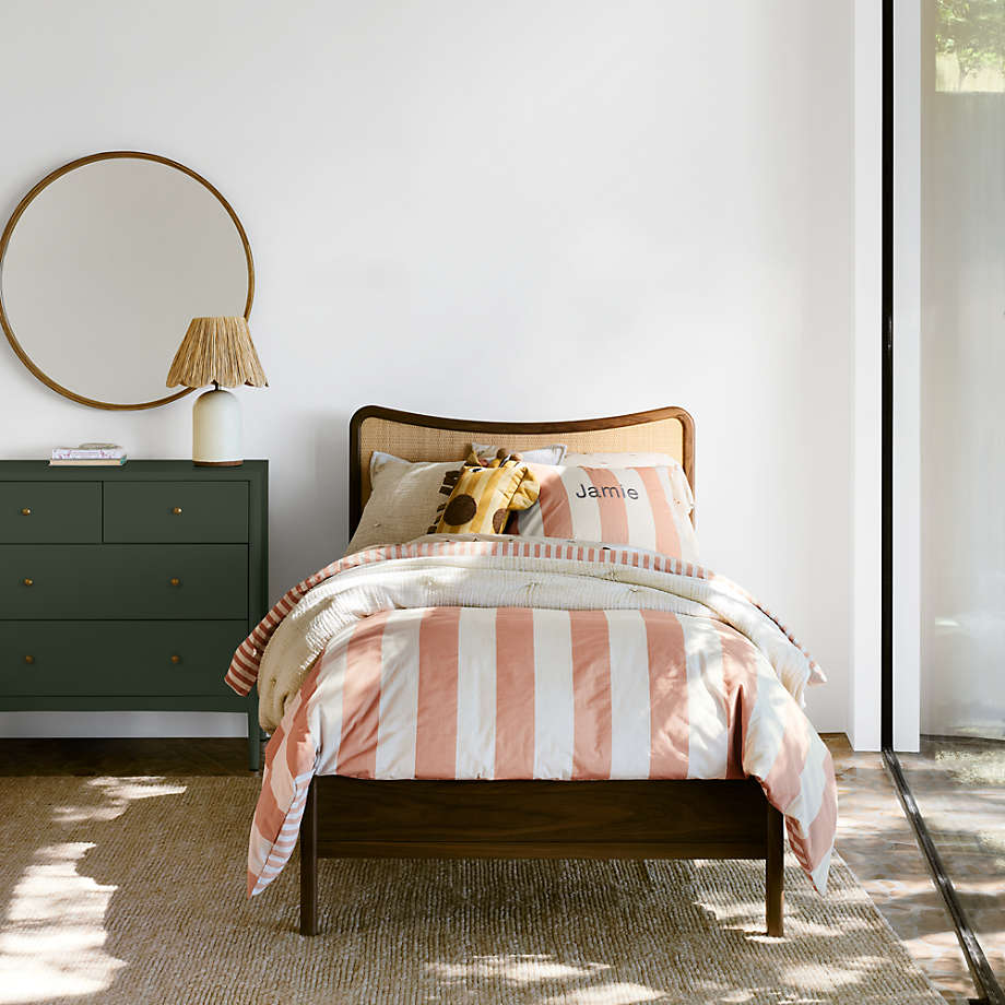 Lit pour enfants Rainey en noyer et rotin naturel