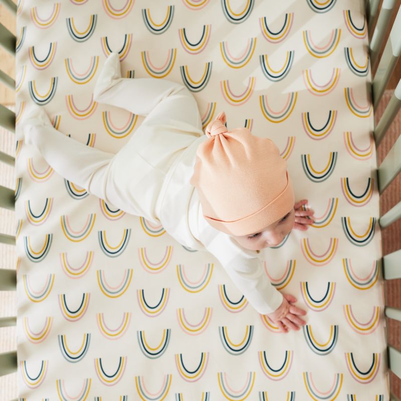 Drap-housse pour berceau Baby Stay Cool Asha Rainbow 100 % coton biologique