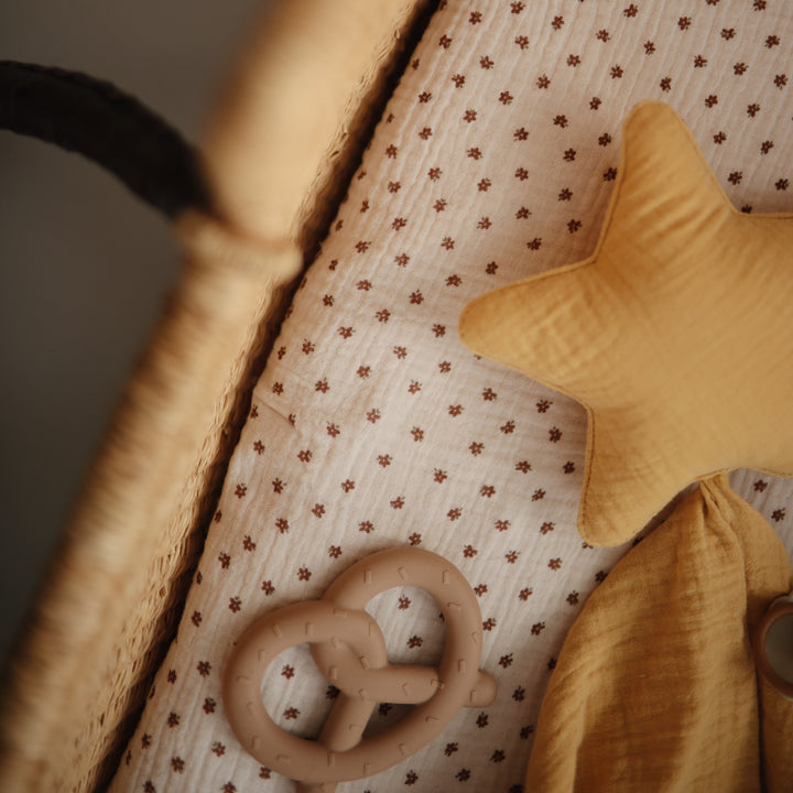 Anneau de dentition Baby Mushie Bretzel