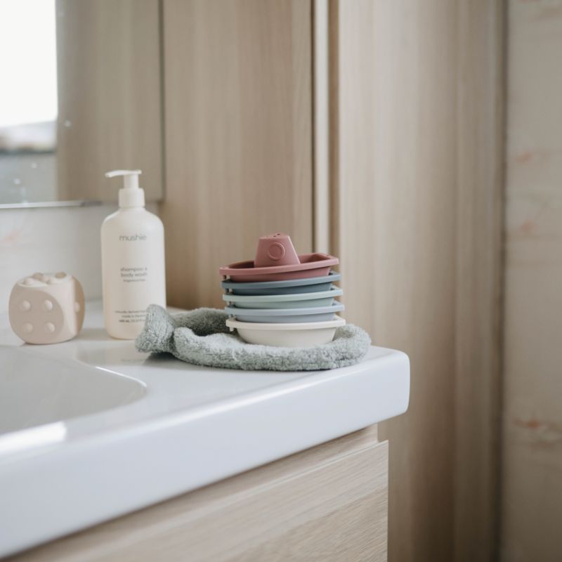 Bateaux empilables pour enfants