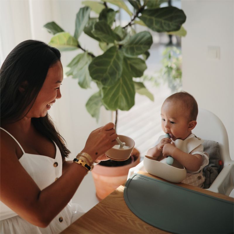 Bavoir en silicone Baby Mushie