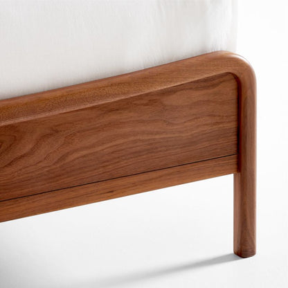 Lit pour enfants Rainey en noyer et rotin naturel